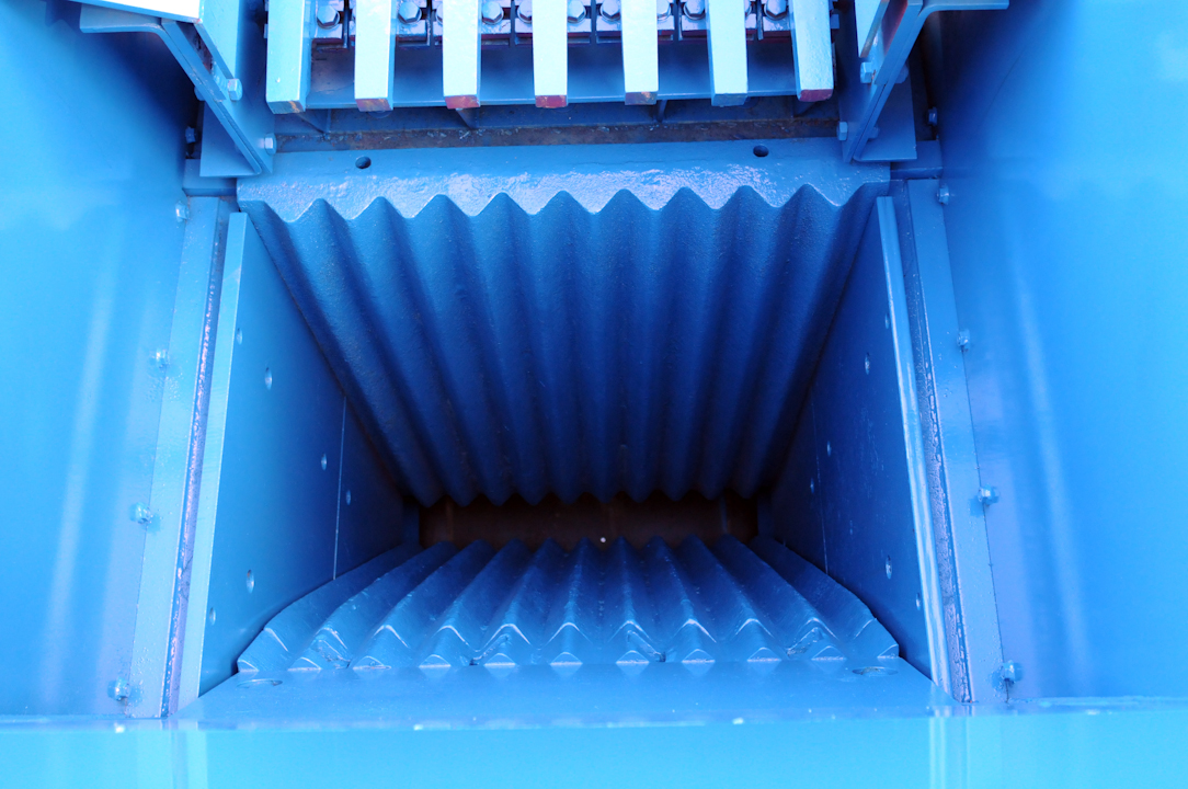 HOW DO CRUSHERS WORK? RR Equipment